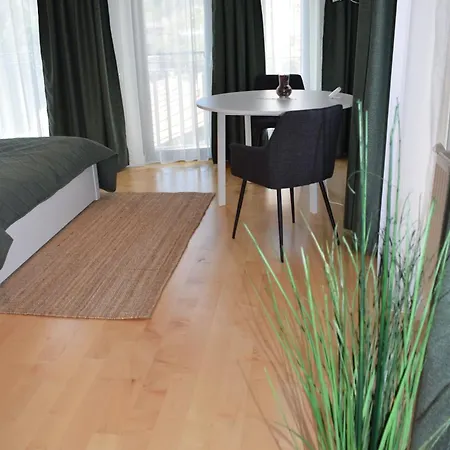 Nussbaumer Apartment *